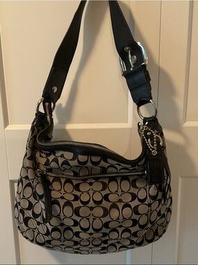 💜Coach Black and Beige Signature Hobo Bag